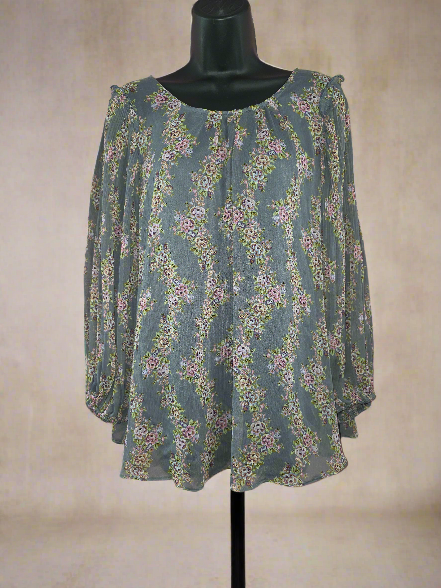 Floral lightweight top