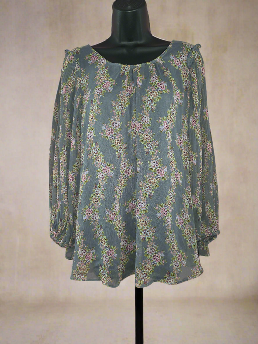 Floral lightweight top